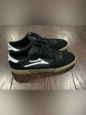 Lakai Cambridge Suede Black/Gum Sole Men Size 10